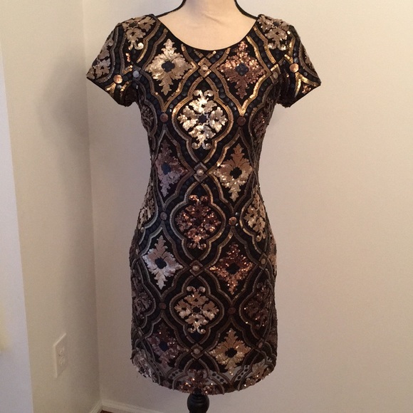 Maia Dresses & Skirts - Maia neutral colored sparkly cocktail dress